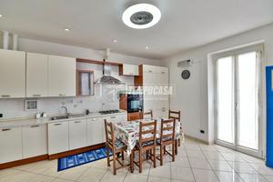 BILOCALE CON TERRAZZO