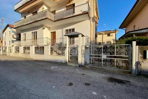 5 LOCALI A SAN GIOVANNI LUPATOTO