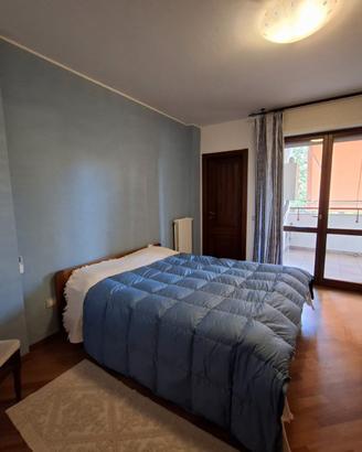2 camere complete con 2  armadi  2 materassi 