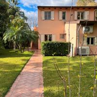 Villa angolare con piscina privata