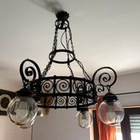 Lampadario in ferro battuto fatto a mano