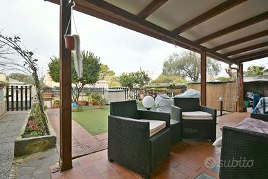 Semi-indipendente con cortile privato