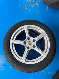 Set cerchi e gomme invernali raggio 18 Porsche