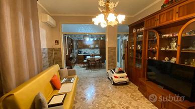 Appartamento di 167 m² con 5 locali a Carini