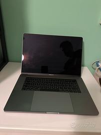 MacBook Pro 15” - Intel Core i7 quad-core - 2016