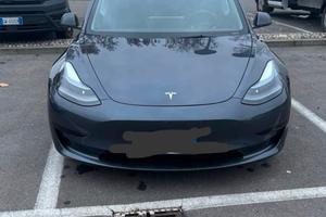 Tesla model 3 autpilot  avanzato incluso