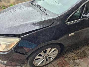 PARAFANGO ANTERIORE SINISTRO OPEL ASTRA J 2012