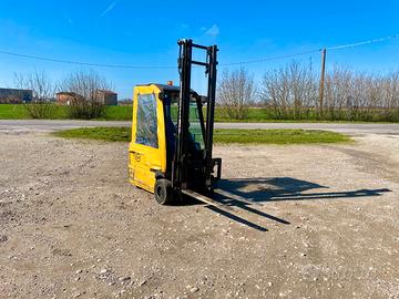carrello elevatore,muletto OM XE15 3 ac del 2010