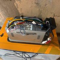 stereo maserati con alcuni cablaggi