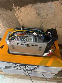 stereo maserati con alcuni cablaggi