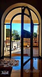 Appartamento su 2 livelli in villa vista mare