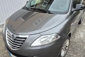 Lancia Ypsilon 1.2 69 CV 5 porte Silver Benzina
