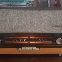 Radio vintage a valvole 
