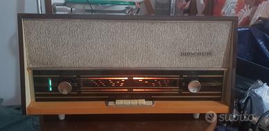 Radio vintage a valvole 