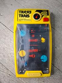 Triky traps Tomy