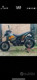 Moto ktm 690