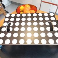 Vassoio  a pois b/n. Ripieghevole.