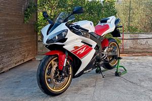 YAMAHA YZF R1