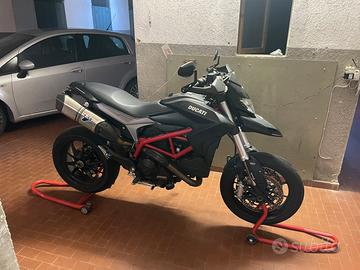Ducati hypermotard 821 con patente A2