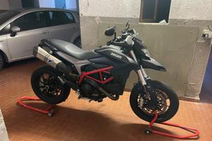 Ducati hypermotard 821 con patente A2