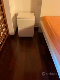 Letto matrimoniale  con materasso e comodini