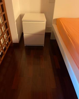 Letto matrimoniale  con materasso e comodini