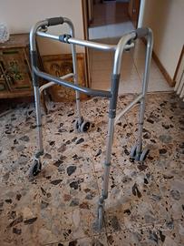 Deambulatore + fornitura pannoloni