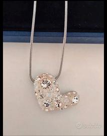 Collana Swarovski a forma di cuore, perfetta.