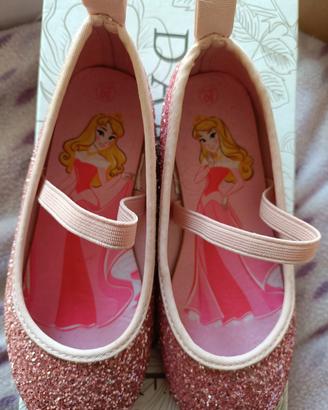Scarpe eleganti ballerina con lo strass 