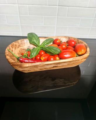 Ciotola ovale in legno di ulivo portafrutta 2024