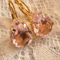 Orecchini pendenti color oro con Swarosky rosa