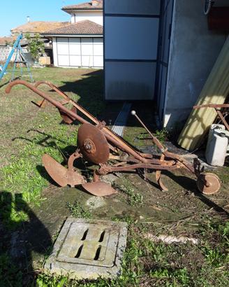 Sarchiatrice antica a trazione animale