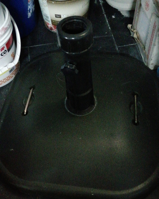 Piede in cemento per ombrelloni