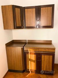 Mobile effetto legno noce con pensile