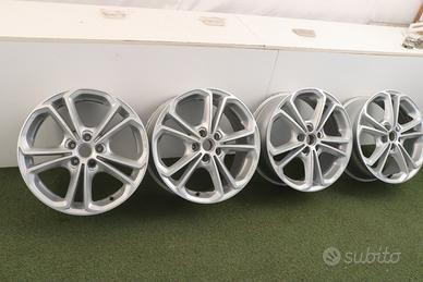 Cerchi in lega Opel Mokka Ampera Astra 17