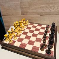 Scacchiera richiudibile anni ’70 - LEGGI!