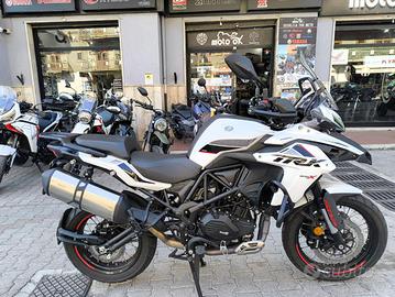 BENELLI TRK 502 X .