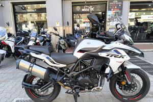 BENELLI TRK 502 X .