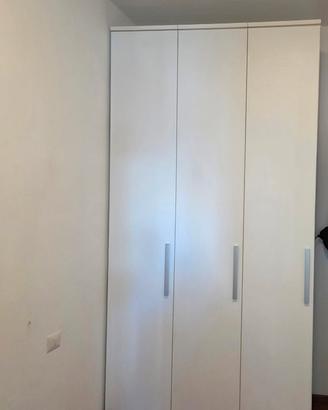 Armadio 3 ante bianco effetto legno