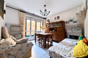 4 LOCALI A ALASSIO