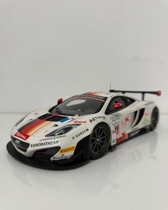 McLaren MP4-12C GT3 1:18 Minichamps
