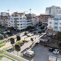 In centro, elegante, con terrazzo e posto auto