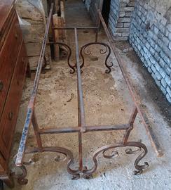 Ampia base per tavolo ex fratino - Oltrepo'