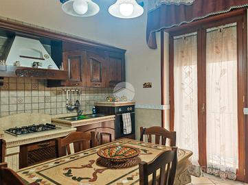 3 LOCALI A MELITO DI NAPOLI