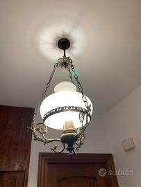 LAMPADARIO IN BRONZO CON PARALUME VETRO SATINATO