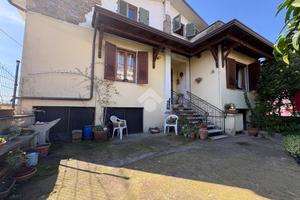 CASA SEMINDIPENDENTE A MASSA