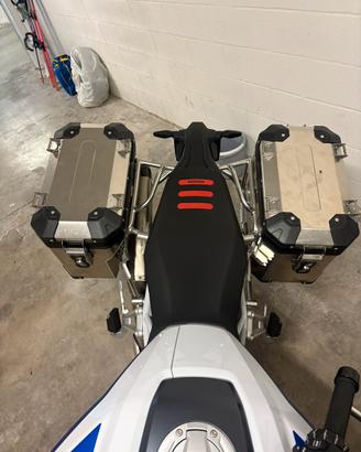 Bauli allum. + telai originali BMW GS