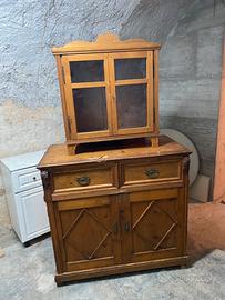 Credenza con vetrina antica