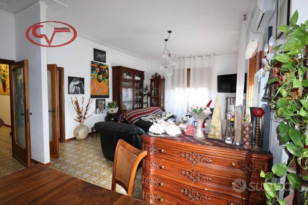 Appartamento di 149 m² con 4 locali e box auto dop - Altro