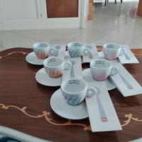 Judy Chicago 6 tazzine 6 piattini e 6 cucchiaini 